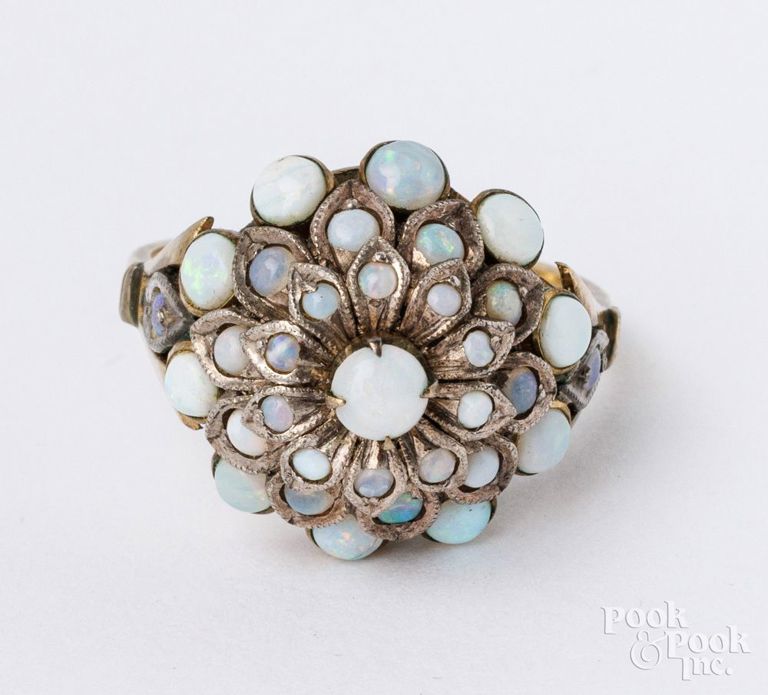 18k yellow gold opal ring