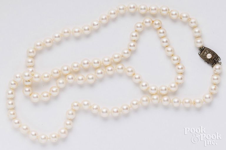Cultured pearl necklace with sterling silver clasp