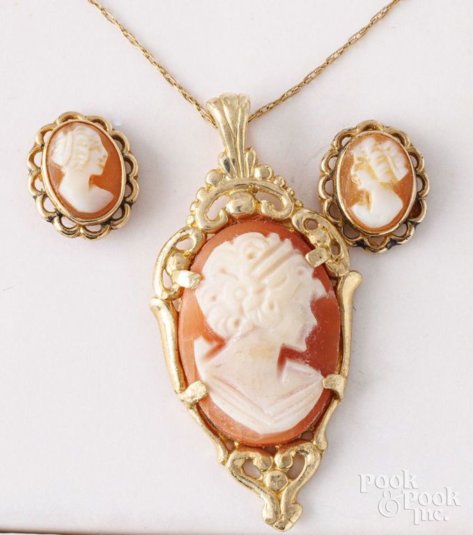 10k gold cameo pendant on chain and earrings