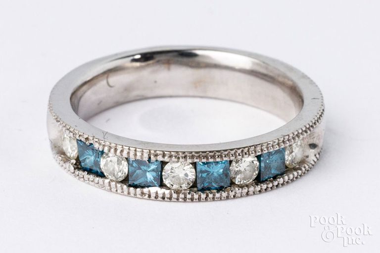 14k white gold diamond ring