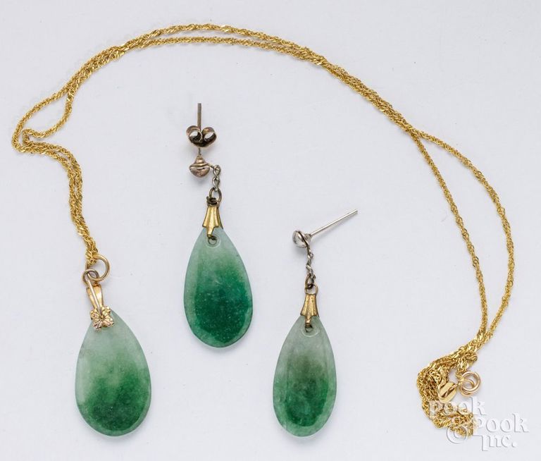 14k yellow gold necklace with jade pendant and matching earrings