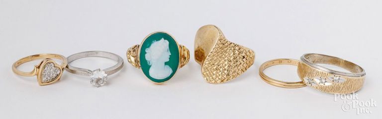 Six 14k gold rings
