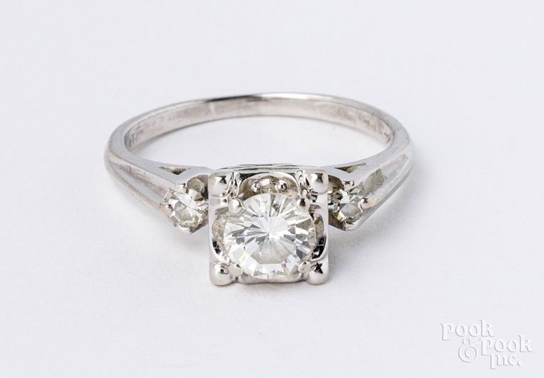 14k white gold diamond ring