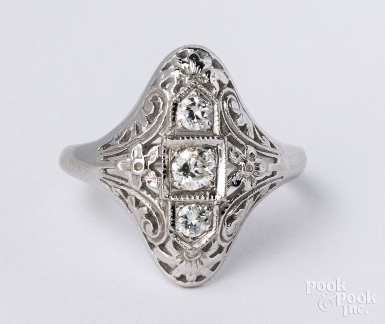 14k white gold diamond ring