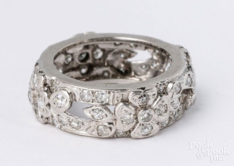 14k white gold diamond ring
