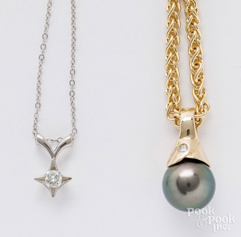 Two 14k gold pendant necklaces