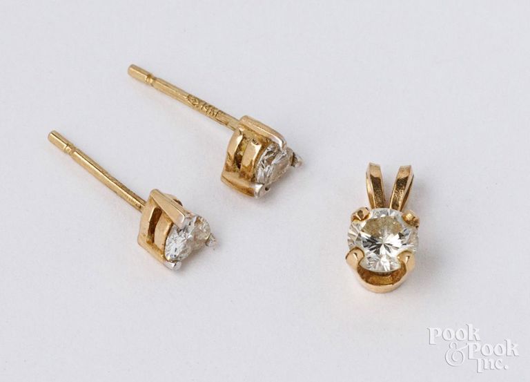 14k yellow gold diamond pendant and earrings