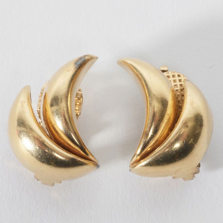 14k gold crescent earclips