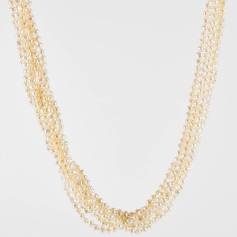Multistrand pearl necklace with 18k gold and diamond clasp