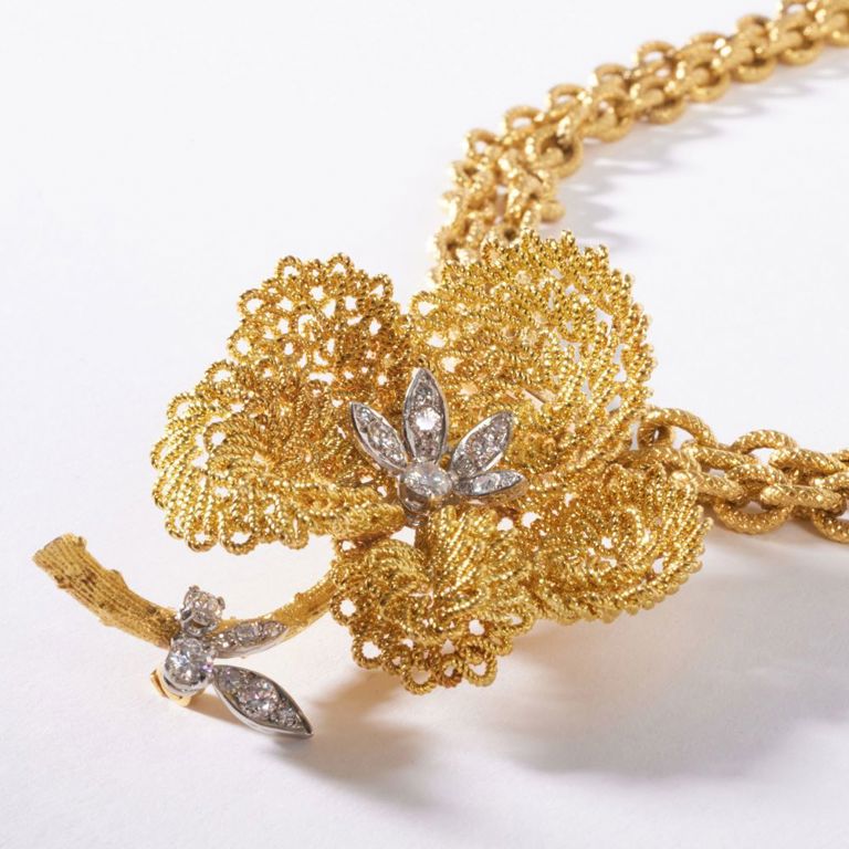 Garrard 14k gold and diamond floral pendant necklace