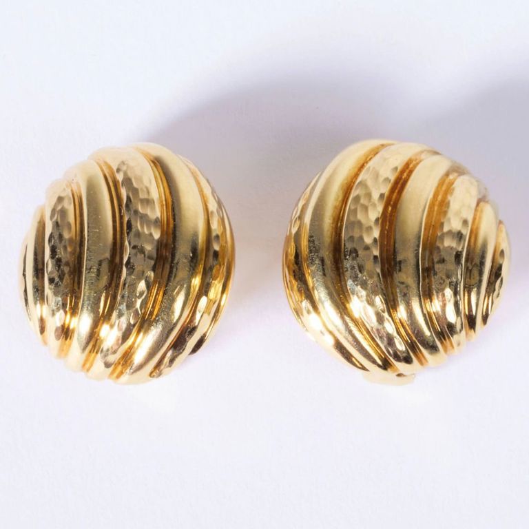Andrew Clunn 18k gold earclips