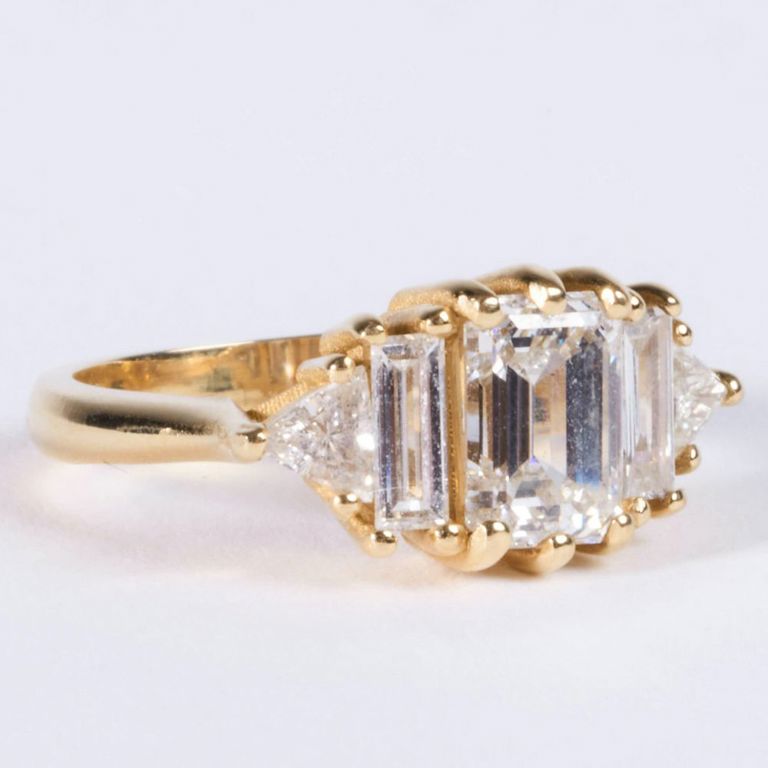 18k gold and diamond ring