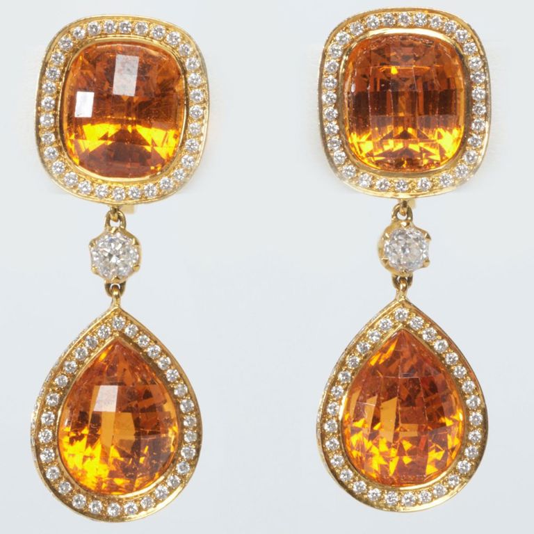 Pair of Laura Munder mandarin garnet and diamond drop earrings