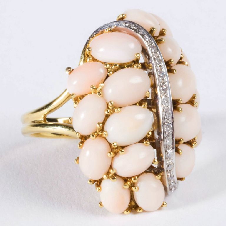 18k gold, coral and diamond ring