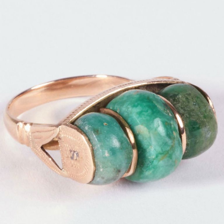 14k gold jade ring