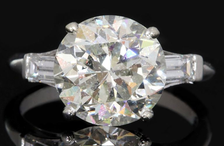 Platinum diamond ring