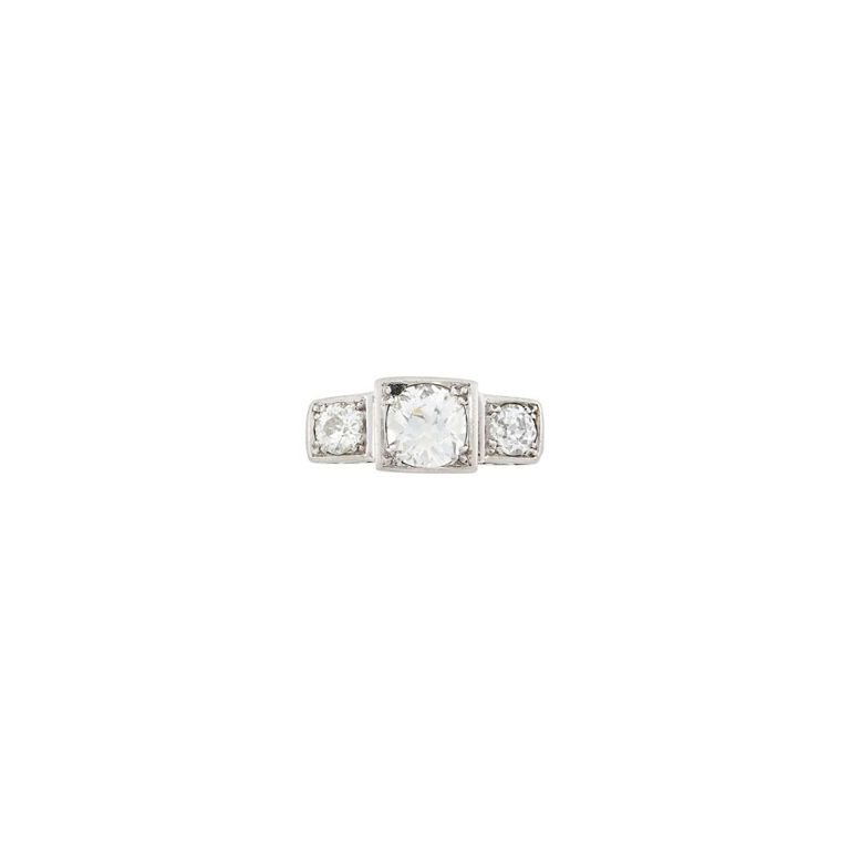 Platinum diamond ring