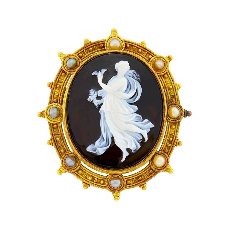 Archaeological revival Victorian gold hardstone cameo and split pearl brooch