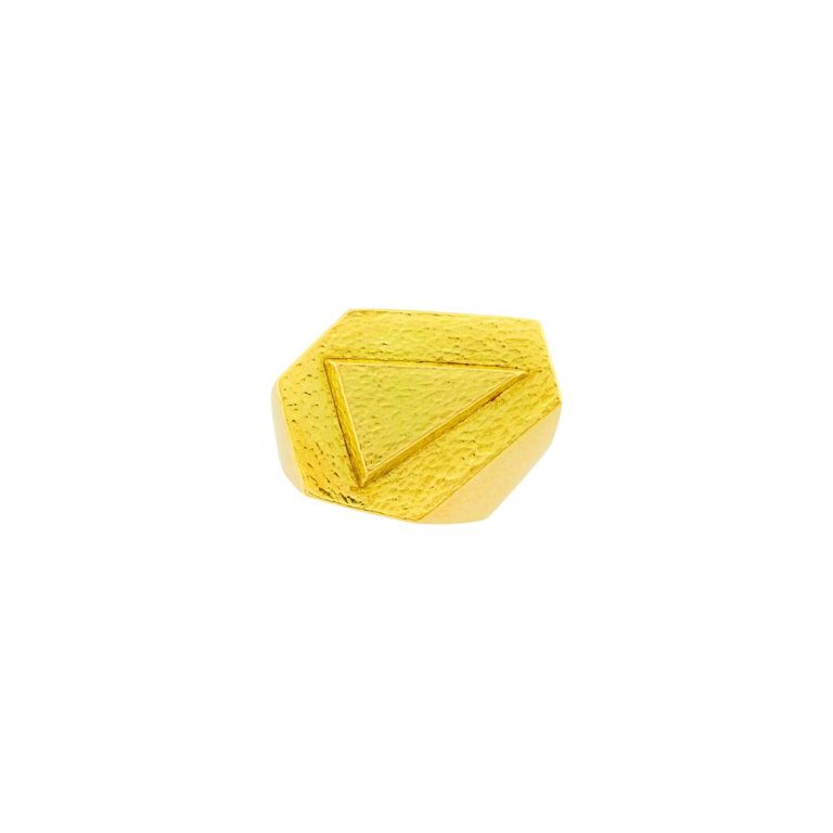 18k gold hammered triangular ring