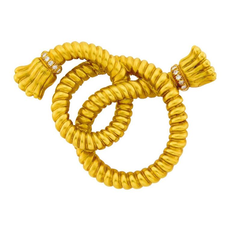 18k gold Angela Cummings knot brooch with diamonds