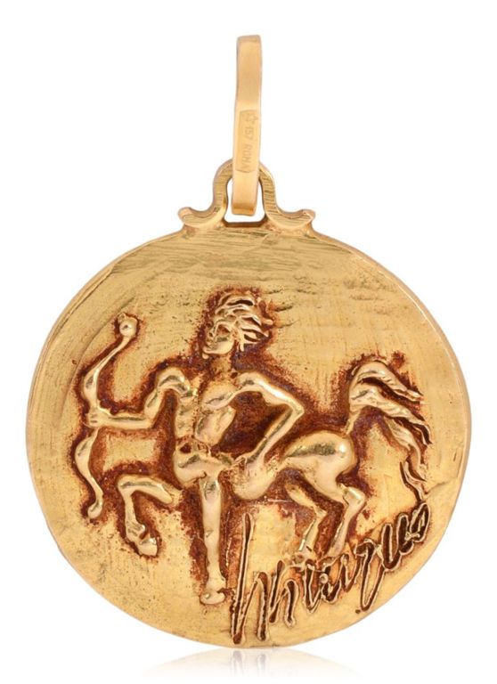 18k yellow gold centaur pendant