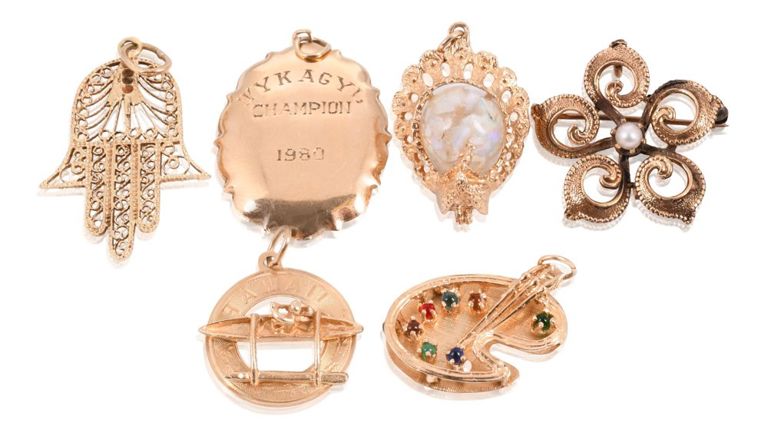 Group of yellow gold jewelry