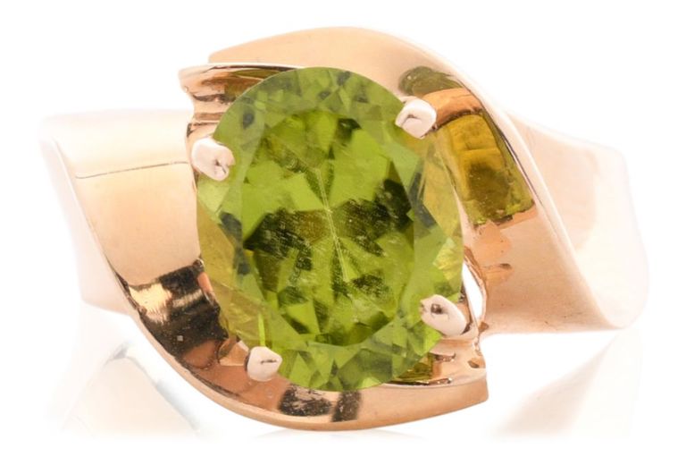 10k yellow gold peridot ring