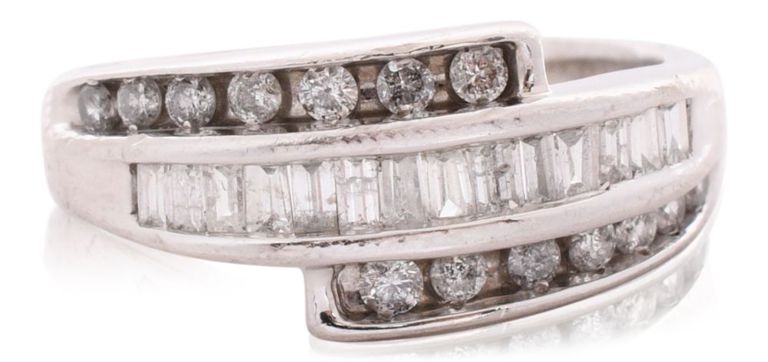 10k white gold diamond ring