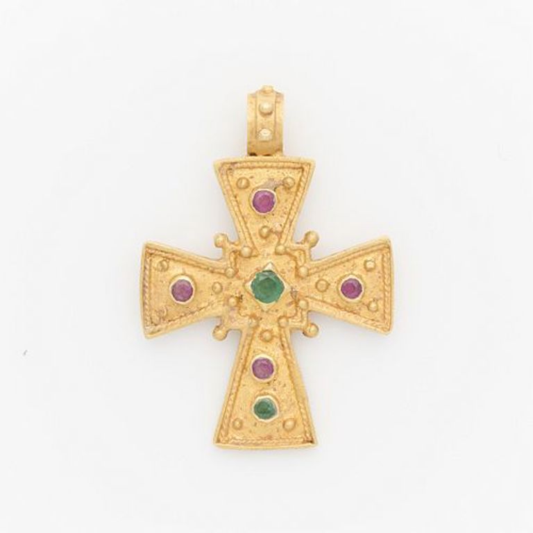 14k yellow gold gem set pendant