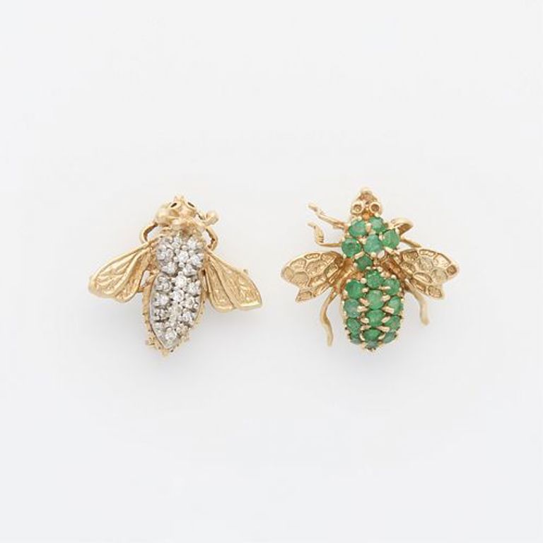Group of two 14k gold fly pins with diamonds and emeralds