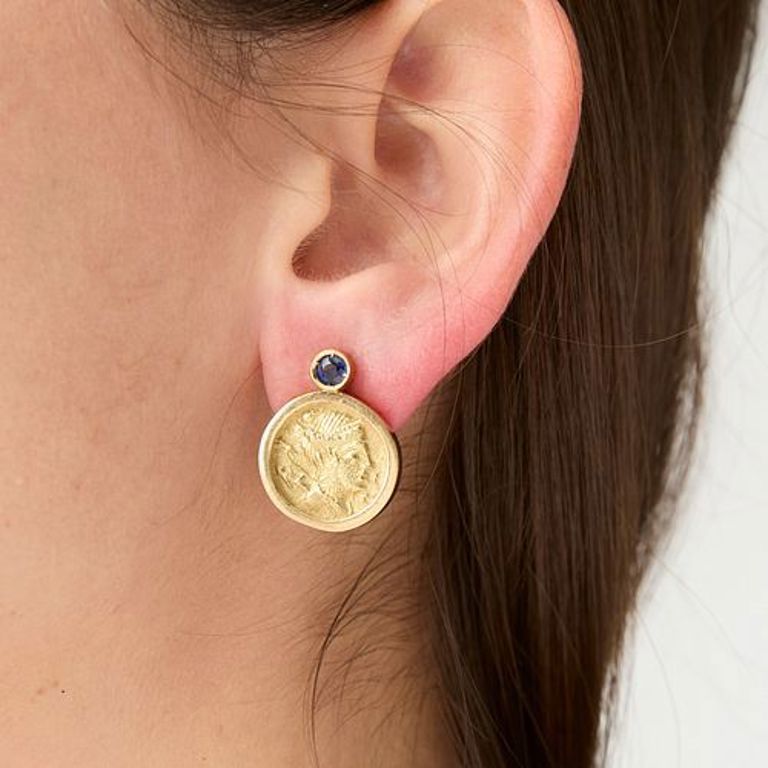 Yellow gold sapphire earrings