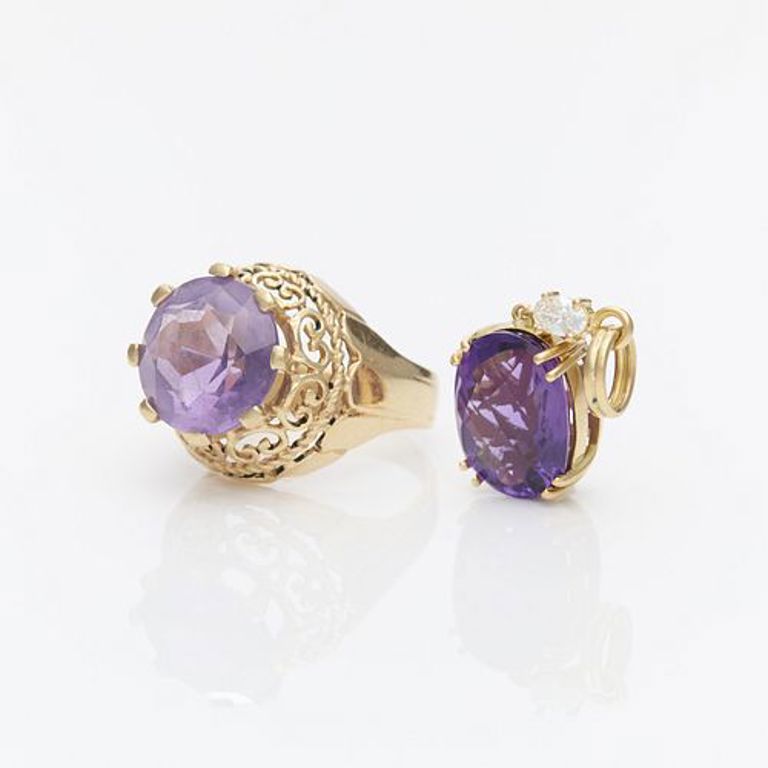 Group of 14k yellow gold and amethyst jewelry