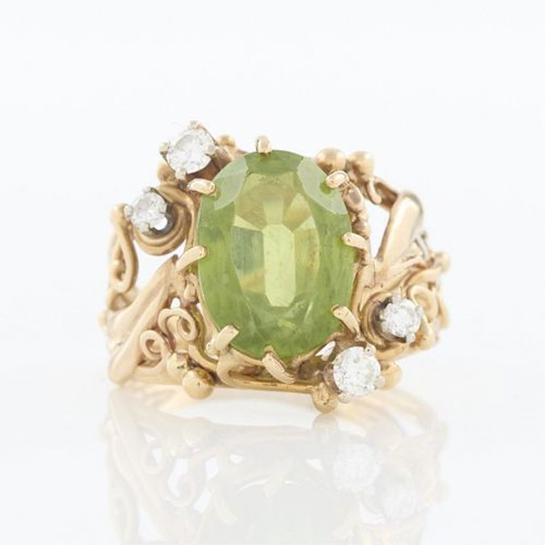 14k yellow gold peridot ring