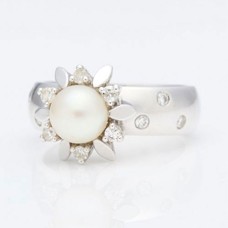 14k white gold halo pearl ring