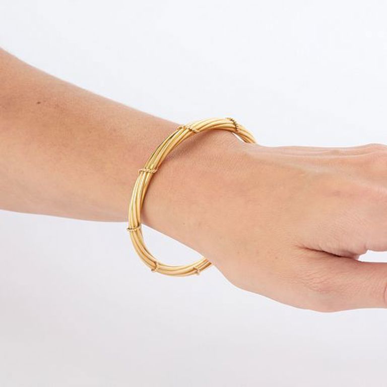 18k yellow gold bangle bracelet