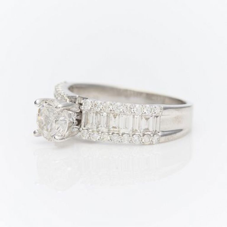 14k white gold diamond ring