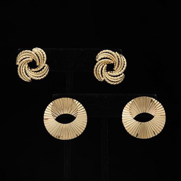 Two pairs of 14k yellow gold earrings