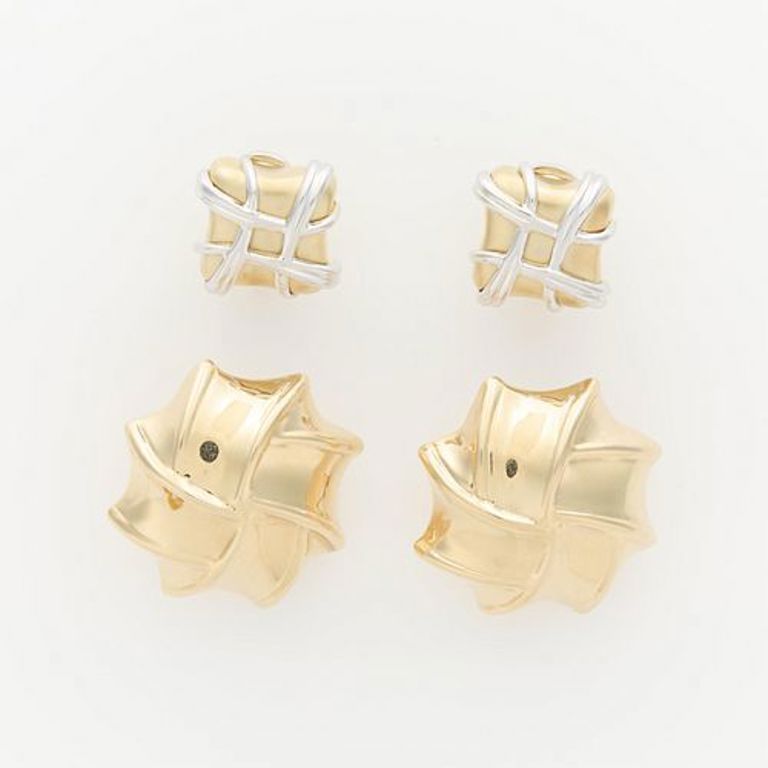 Two pairs of 14k yellow gold earrings