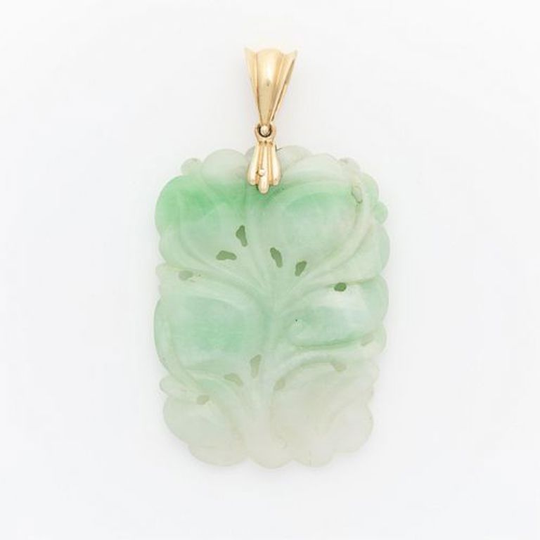 14k yellow gold jade pendant