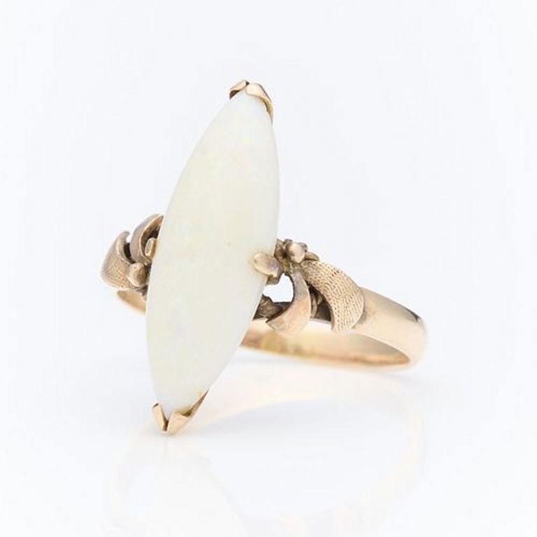 14k yellow gold opal ring