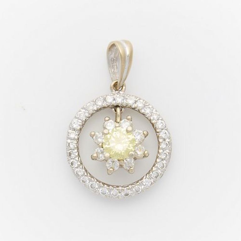 18k white gold diamond pendant