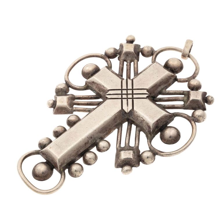 Sterling silver cross pendant