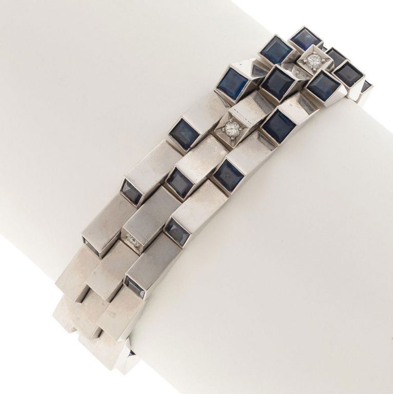 Diamond and sapphire platinum bracelet
