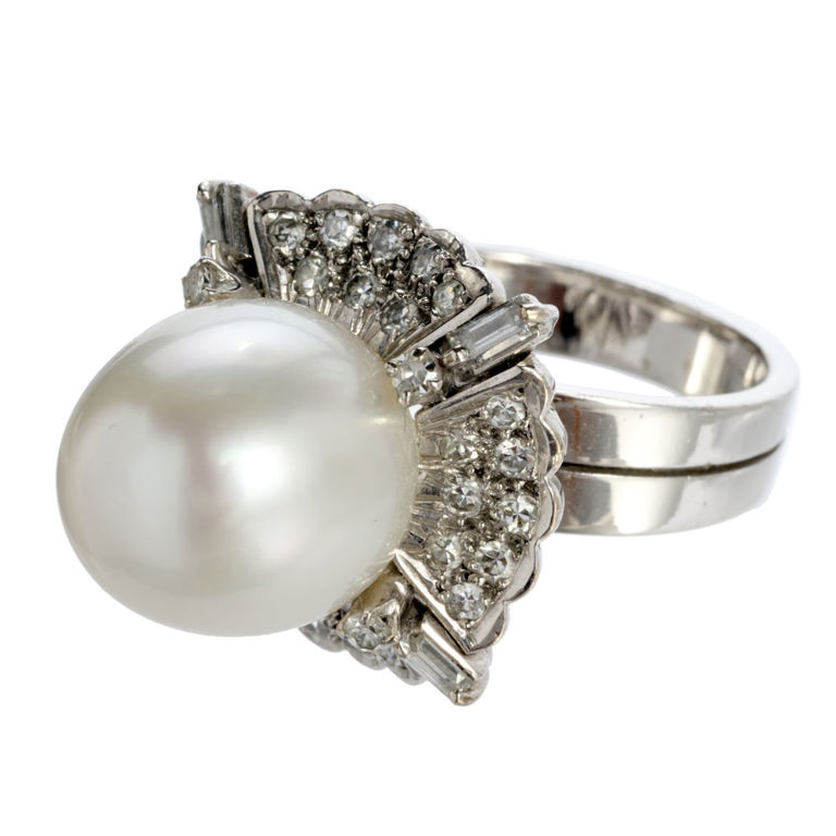 18k white gold pearl and diamond cocktail ring