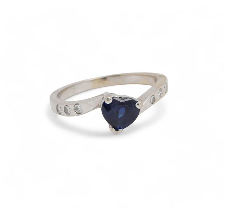 Sapphire, diamond and 18k gold ring