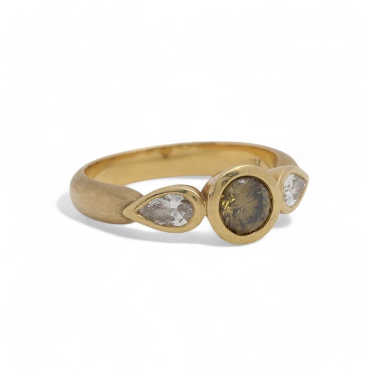 18k gold diamond ring