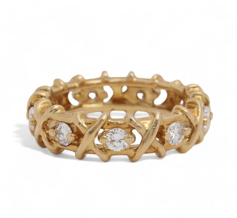 18k gold eternity diamond ring