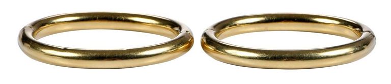Yellow gold bangle bracelet