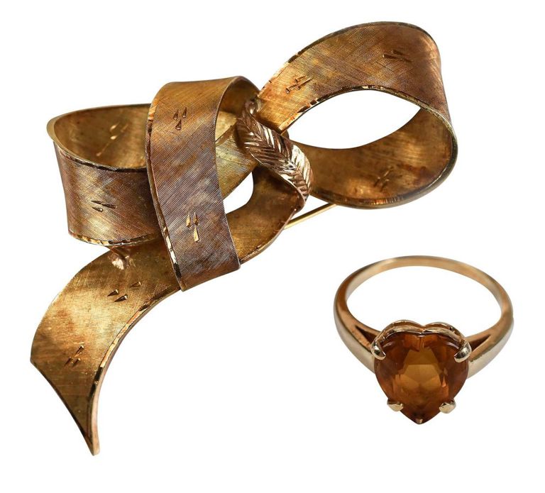 18k gold bow motif brooch and 14k gold citrine ring