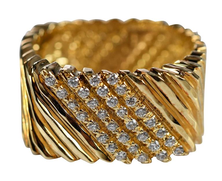Yellow gold diamond ring